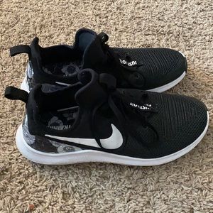 Nike Training Shoes-Nike Free Runs